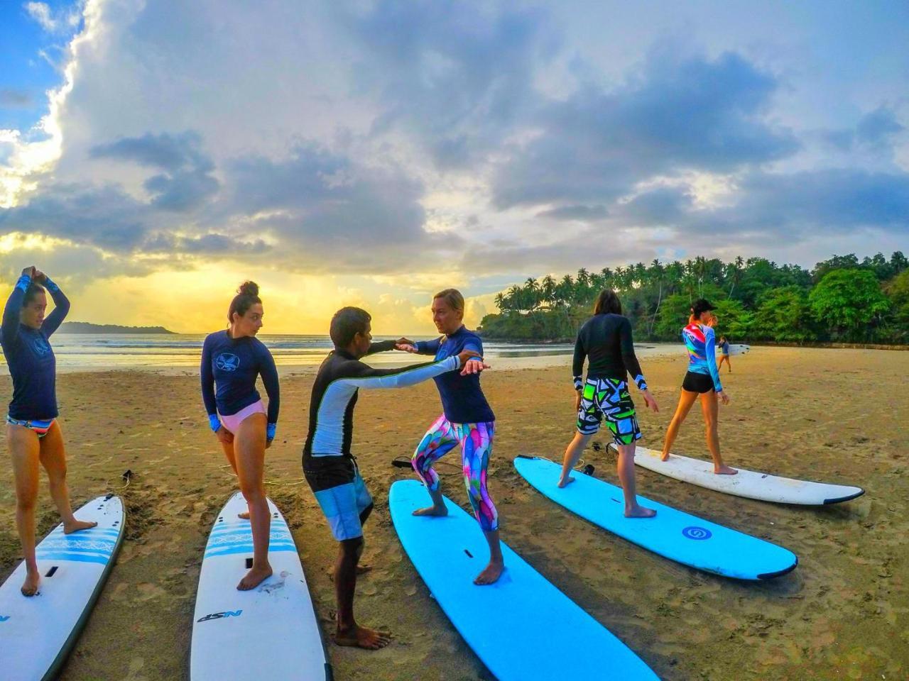 Ocean Bay Surf Resort Weligama Exterior foto