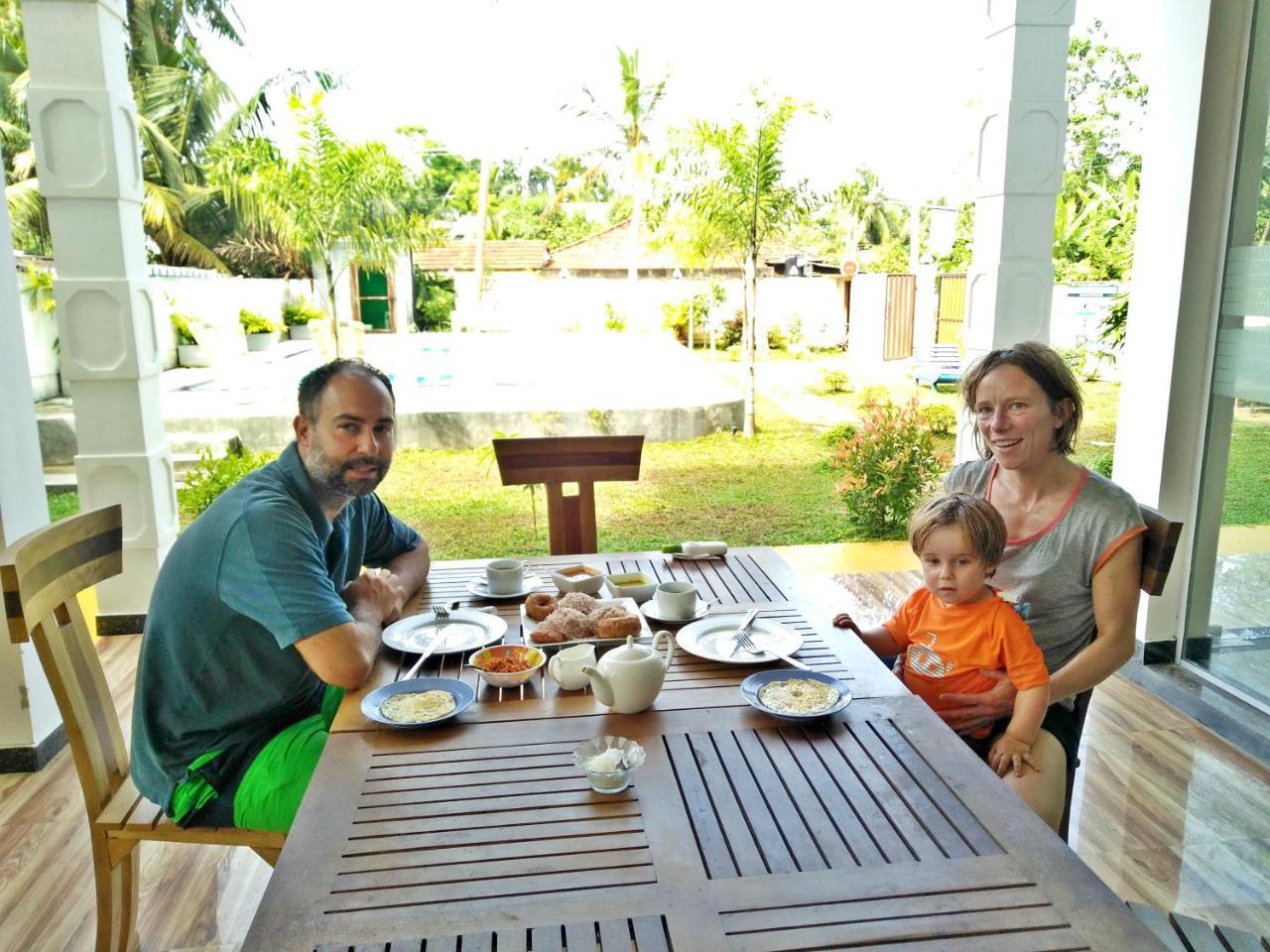 Ocean Bay Surf Resort Weligama Exterior foto