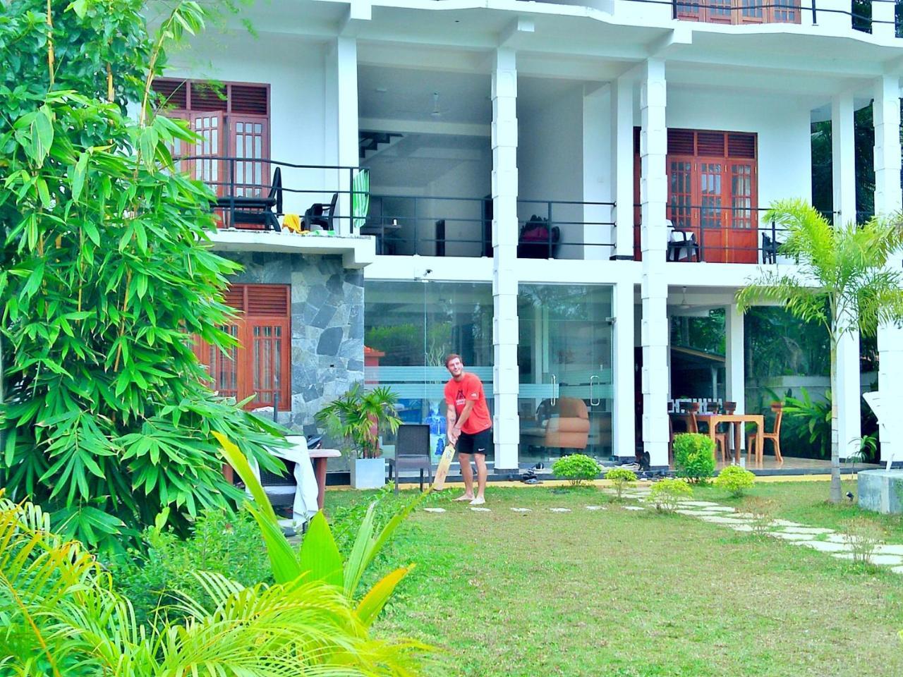 Ocean Bay Surf Resort Weligama Exterior foto